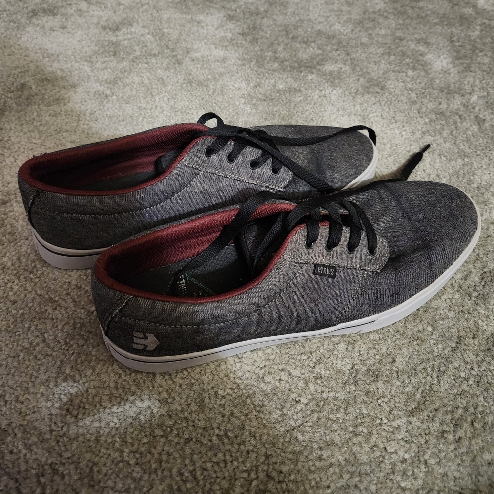 Etnies Men's Gray and Black Casual Shoes